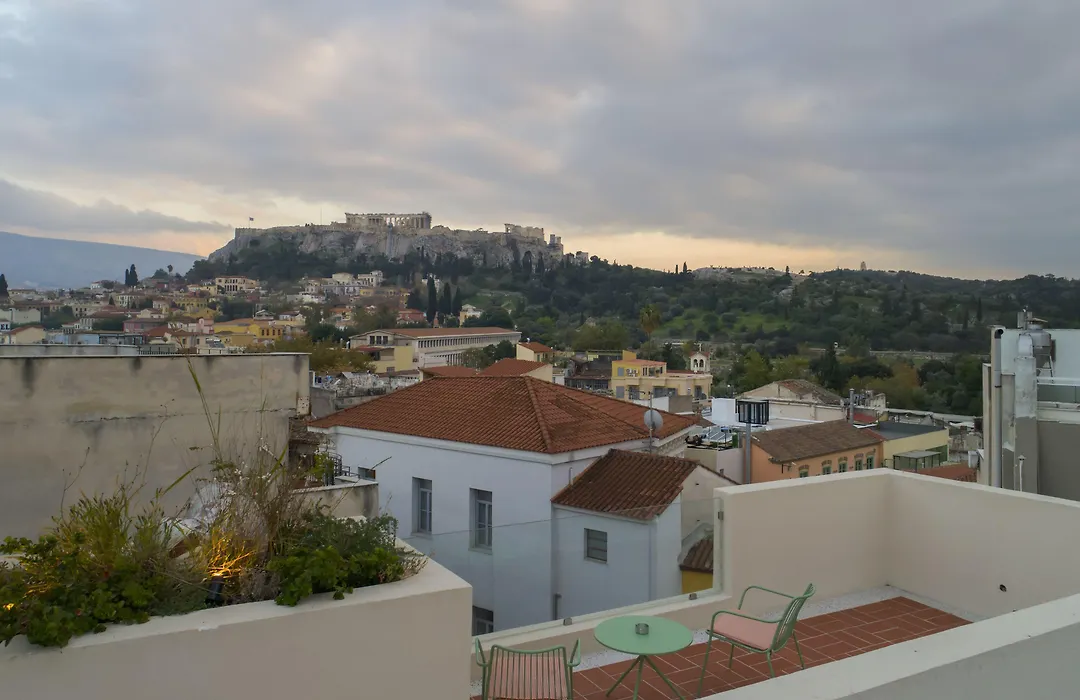 L'Avventura Athens-1